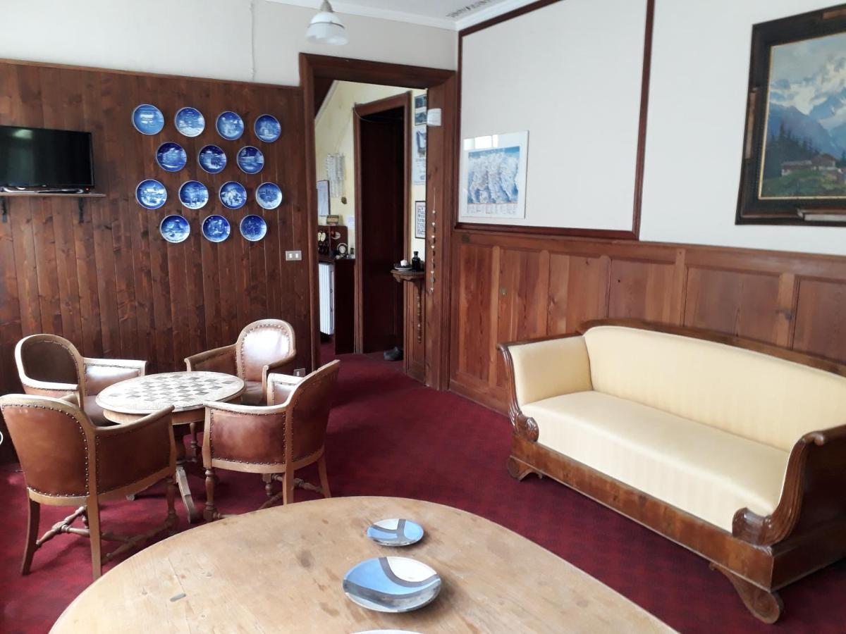 Hotel Villa Tedaldi Gressoney-Saint-Jean Bagian luar foto