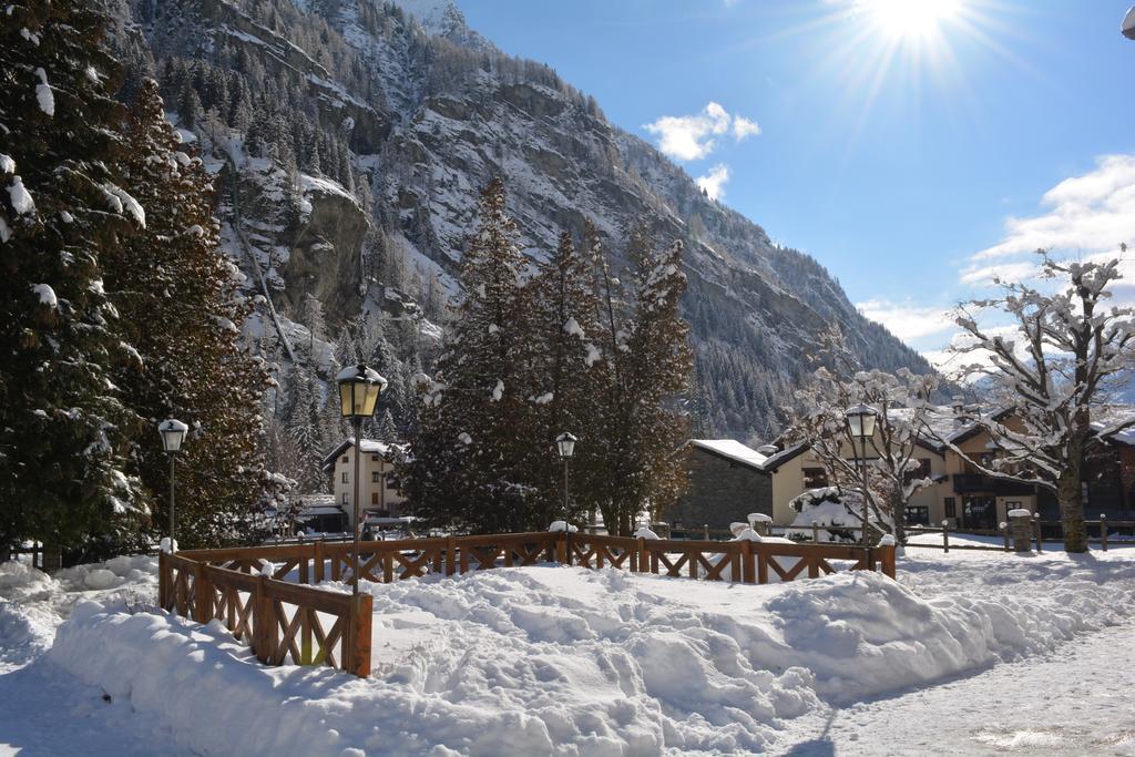 Hotel Villa Tedaldi Gressoney-Saint-Jean Bagian luar foto