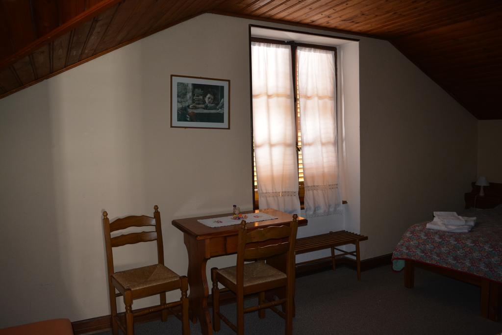 Hotel Villa Tedaldi Gressoney-Saint-Jean Bagian luar foto