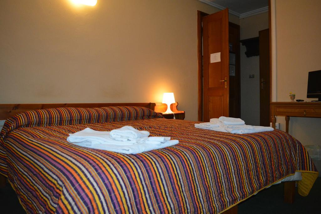 Hotel Villa Tedaldi Gressoney-Saint-Jean Bagian luar foto