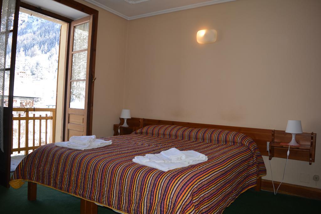 Hotel Villa Tedaldi Gressoney-Saint-Jean Bagian luar foto