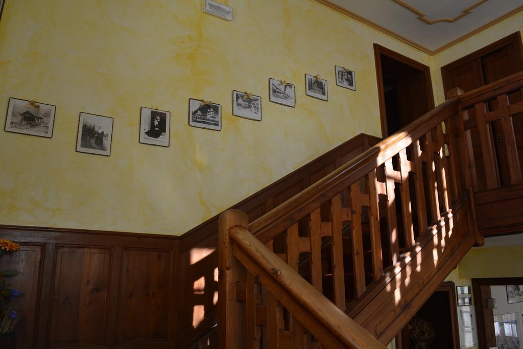 Hotel Villa Tedaldi Gressoney-Saint-Jean Bagian luar foto