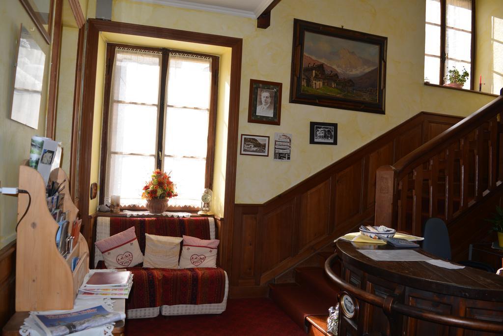 Hotel Villa Tedaldi Gressoney-Saint-Jean Bagian luar foto