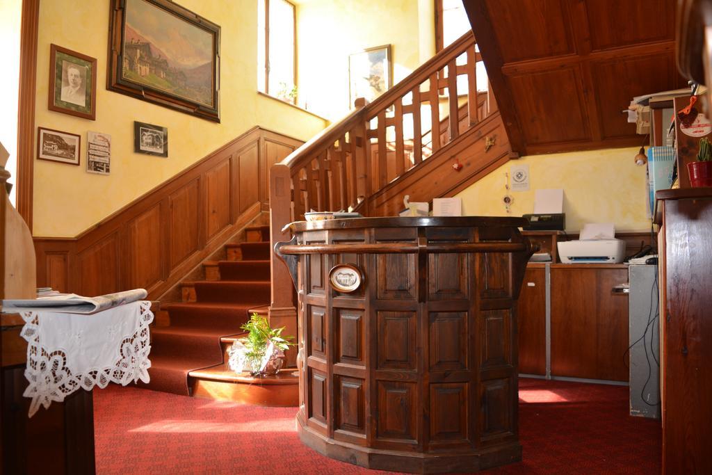 Hotel Villa Tedaldi Gressoney-Saint-Jean Bagian luar foto